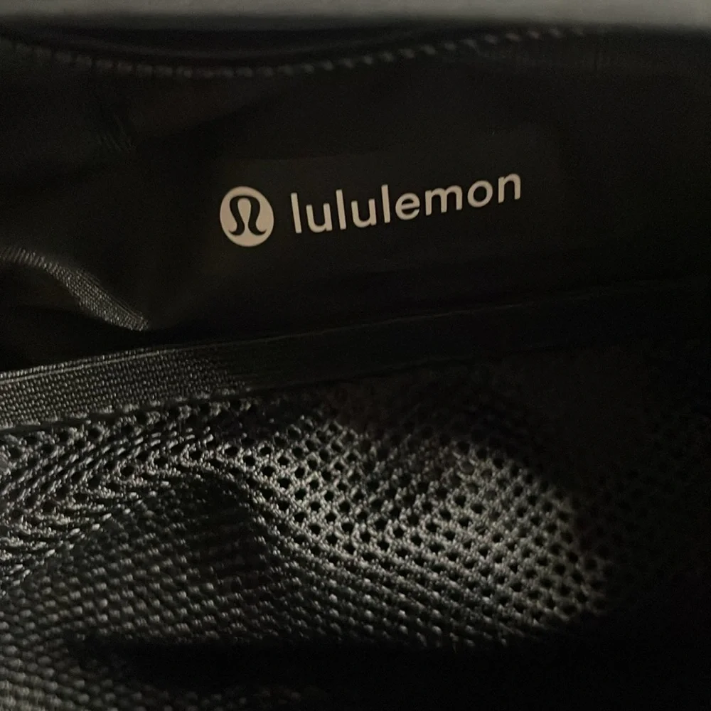 Lululemon Wunderlust Belt Bag - Picture 7 of 8